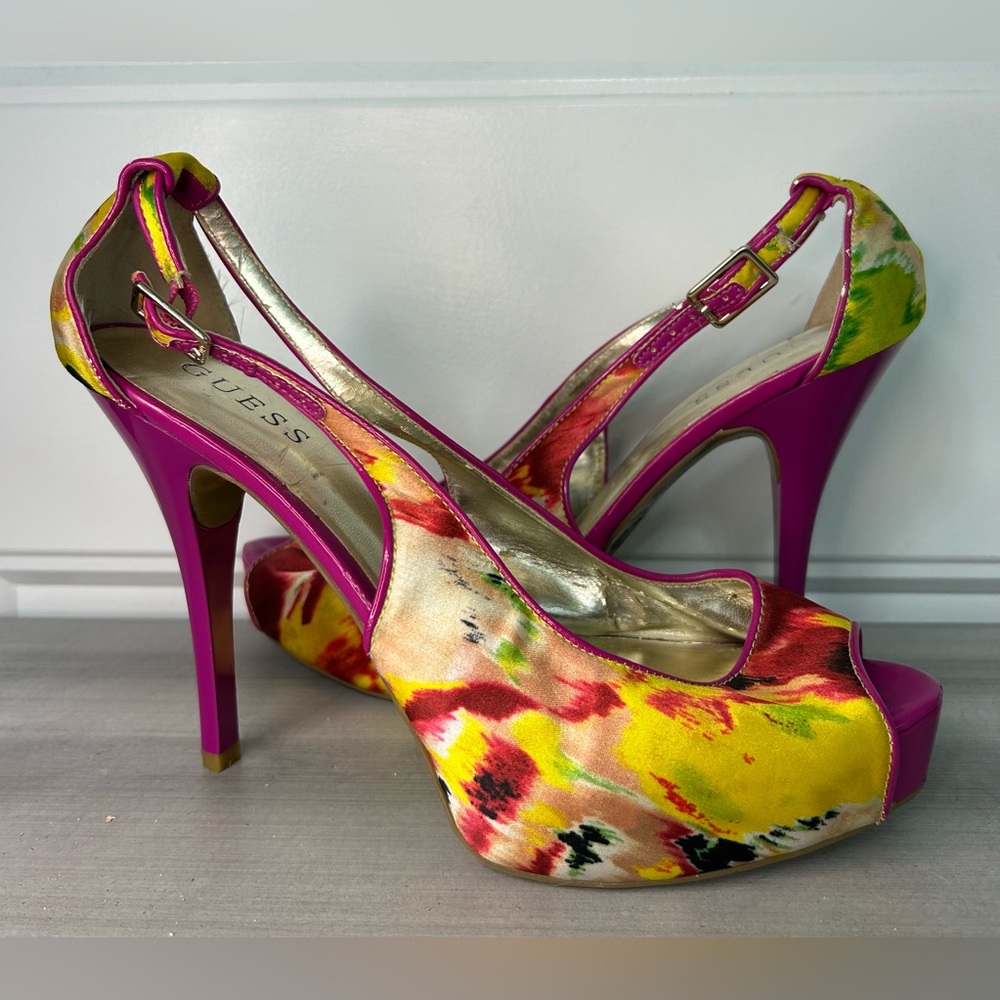Guess Hondola peep toe pumps/heels size 10